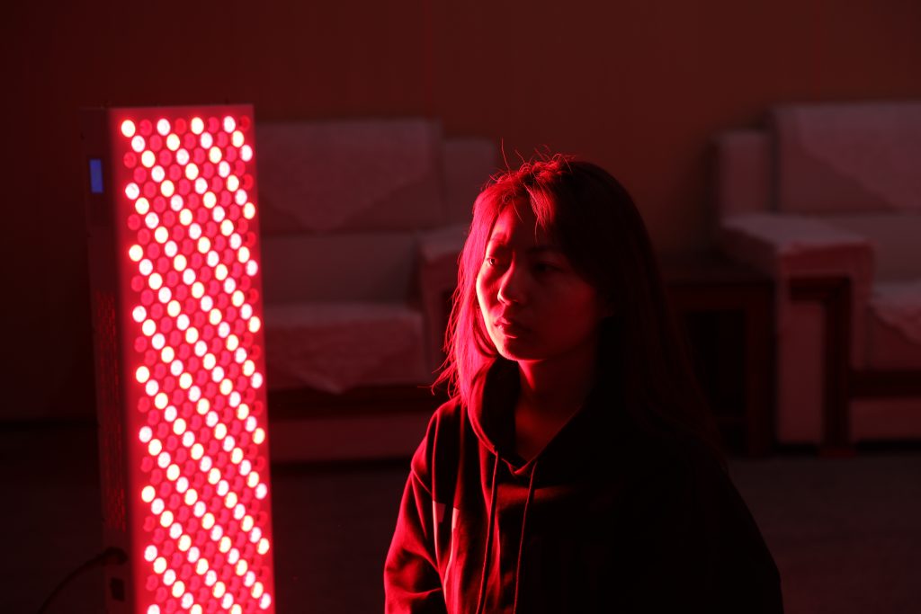 Comparing the Makers: How to Choose a Red Light Therapy Manufacturer That Actually Delivers